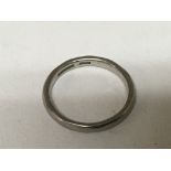 A Platinum wedding band weight 5g