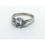 A 9ct white gold aquamarine and diamond ring, approx 1.9g and approx size H-I.