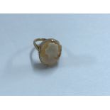 A 9 ct gold ring inset with cameo size k total wei
