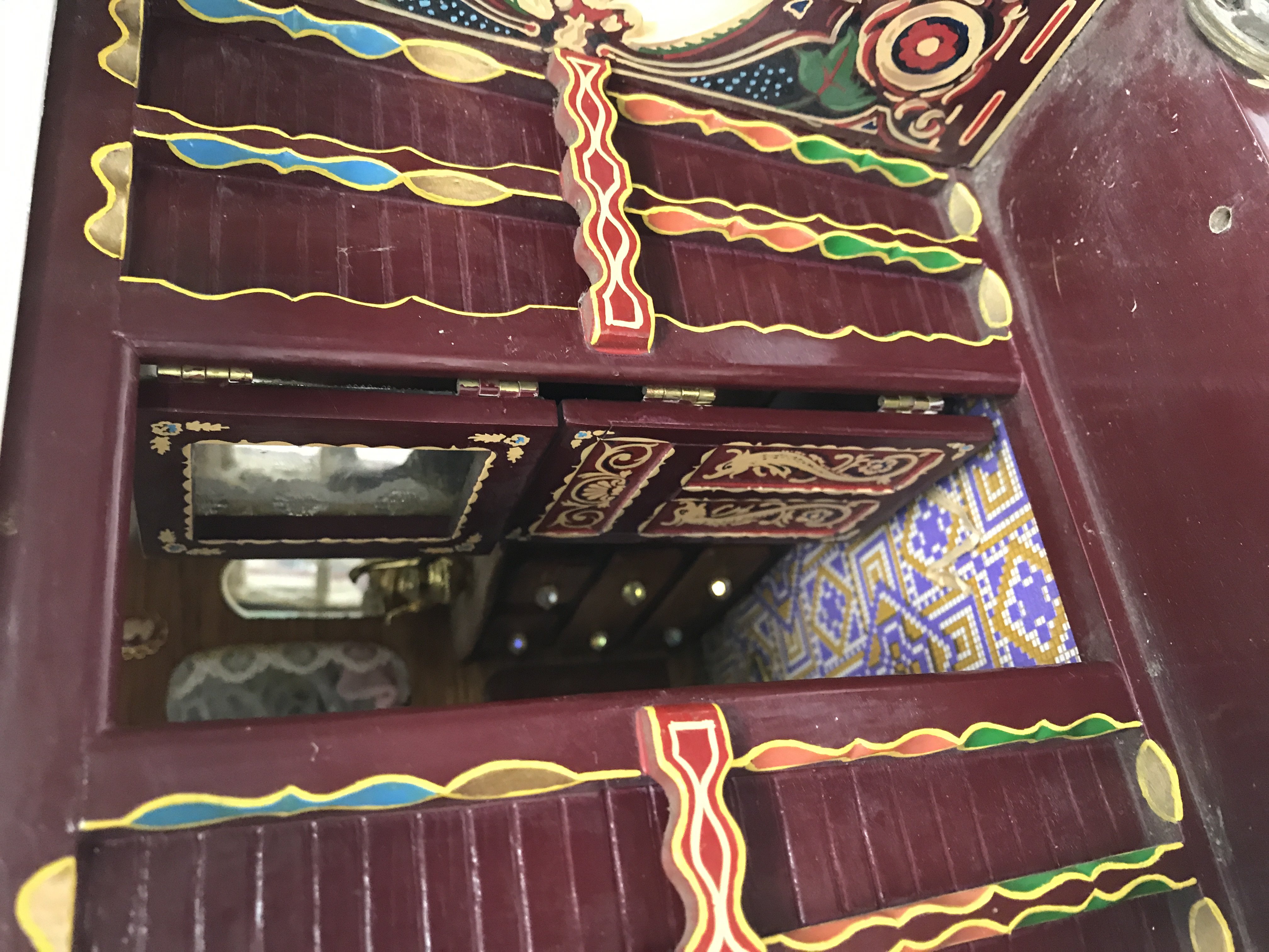 A well detailed model of gypsy caravan hand painted with fitted interior. - Image 3 of 4