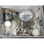 A box containing decorative ceramics various. ( a