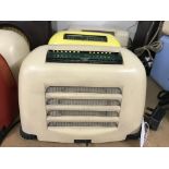 KB model FB10 (toaster design) cream Bakelite radi