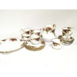 A Royal Albert old English country rose pattern te