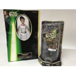 2 Star Wars figures in the form of Princess Leia a