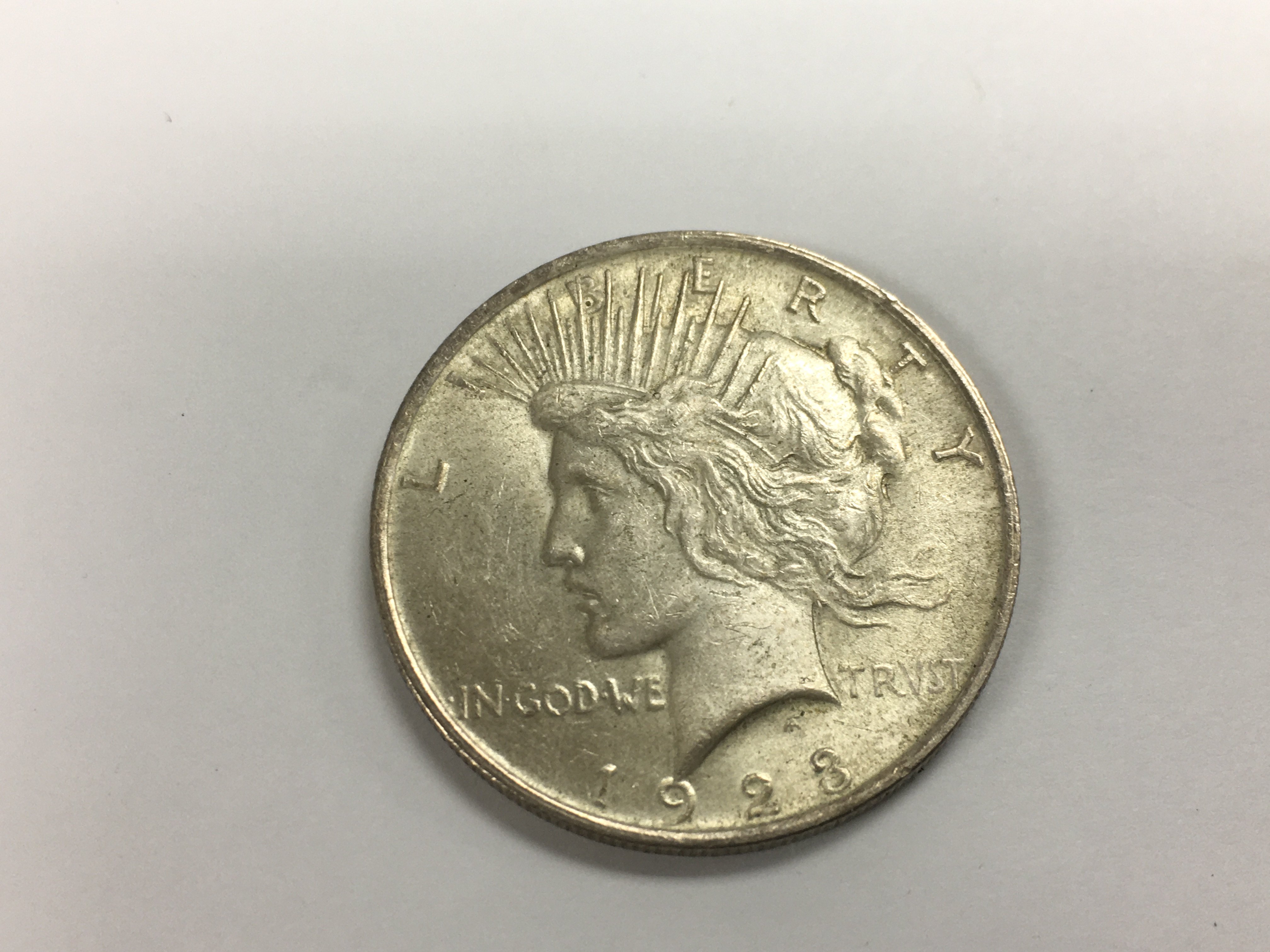 A 1923 American silver dollar - NO RESERVE - Image 2 of 2