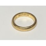 A 22carat gold wedding band 8.5g ring size O.