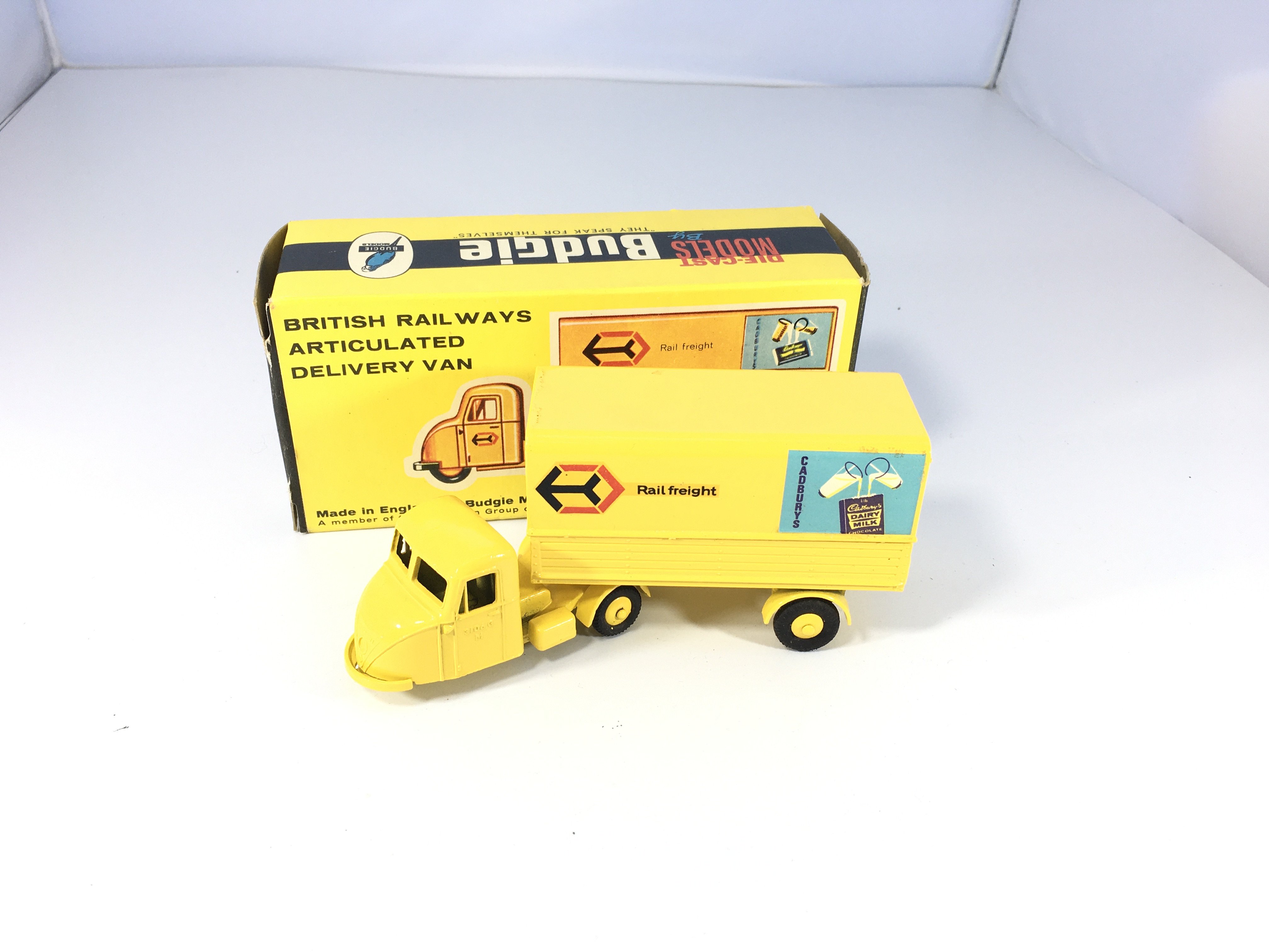 A Budgie diecast cabin service lift truck #303 box - Image 2 of 4