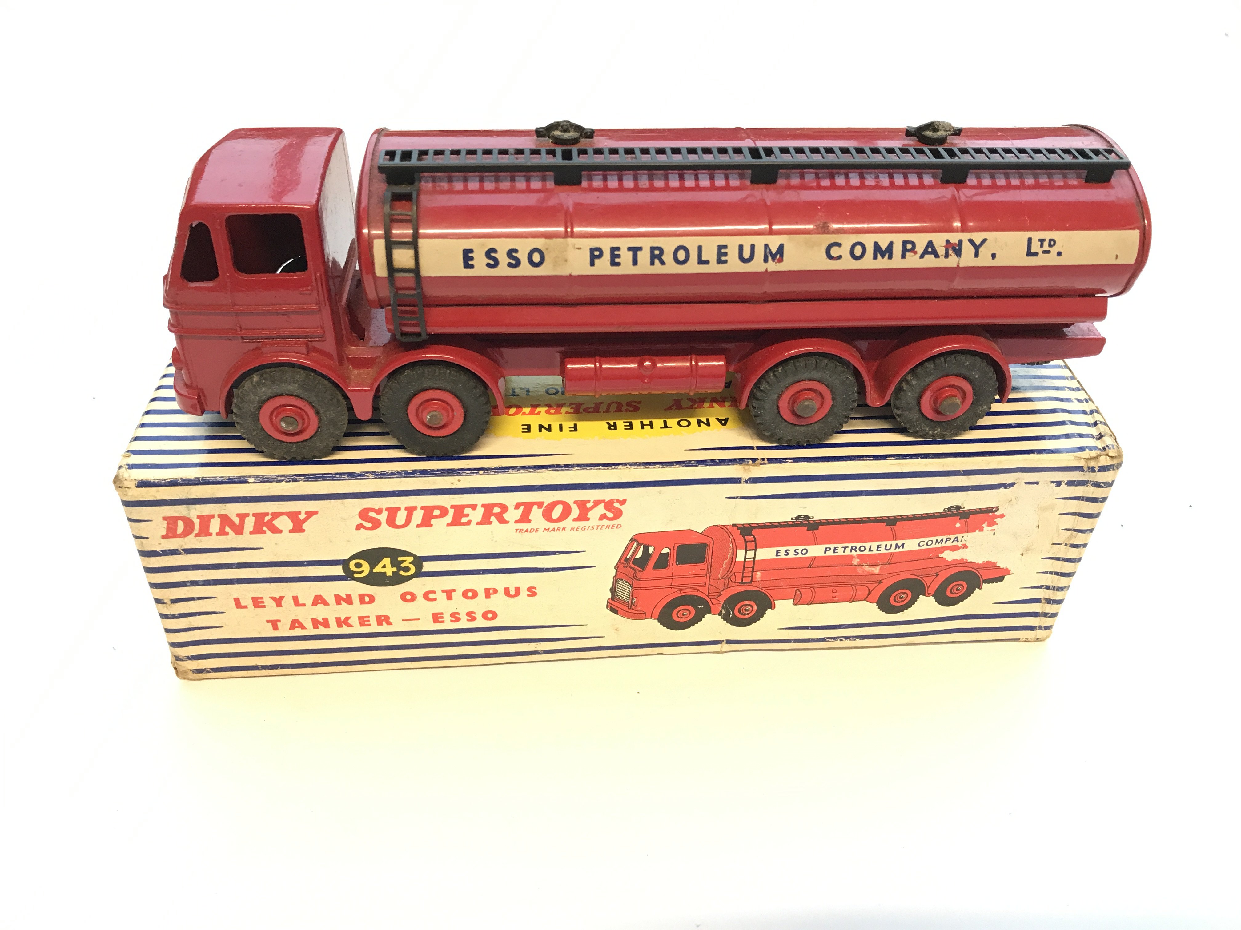 A Dinky #934 Leyland Octopus Wagon and #943 Leylan - Image 2 of 3