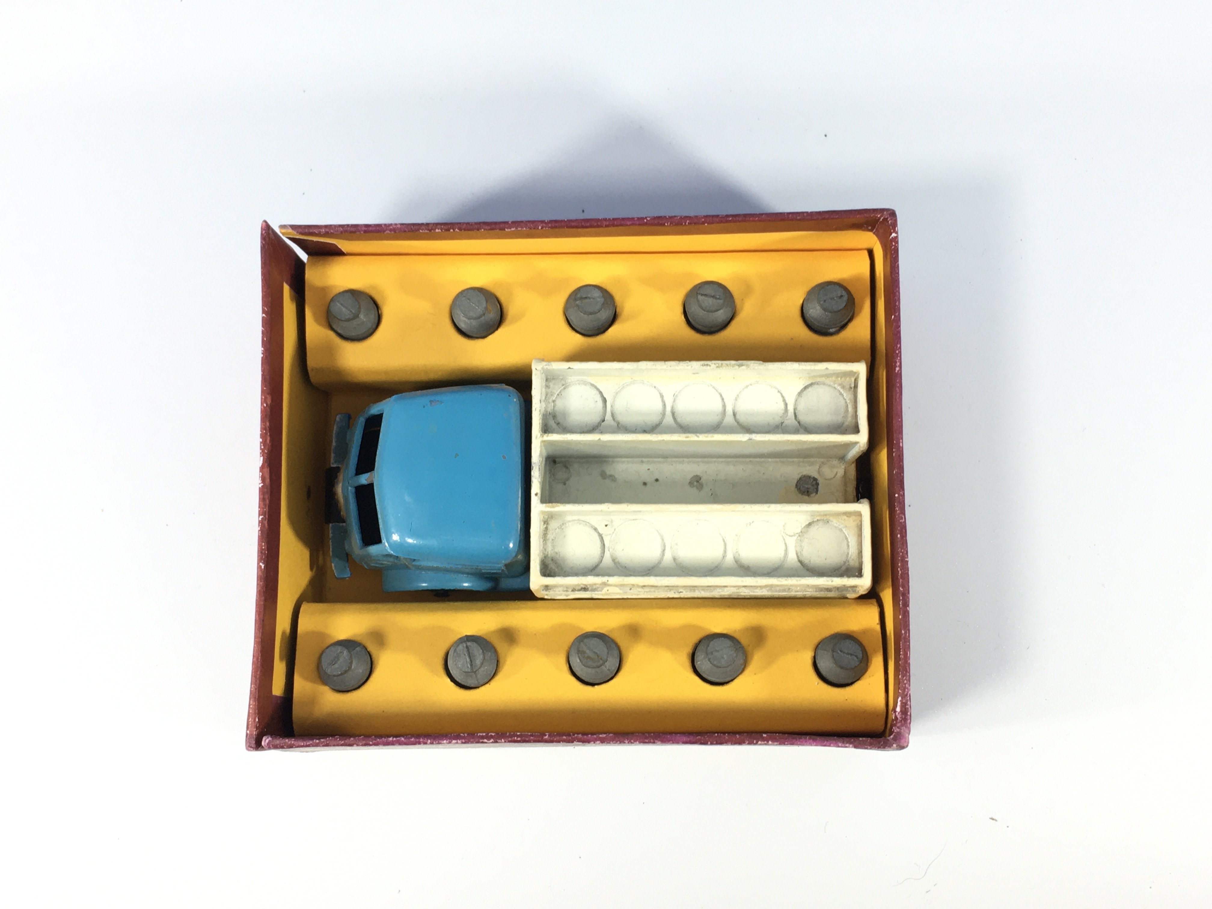 A Dinky Toys Nestle Caminon Laitier boxed with jug - Image 4 of 4