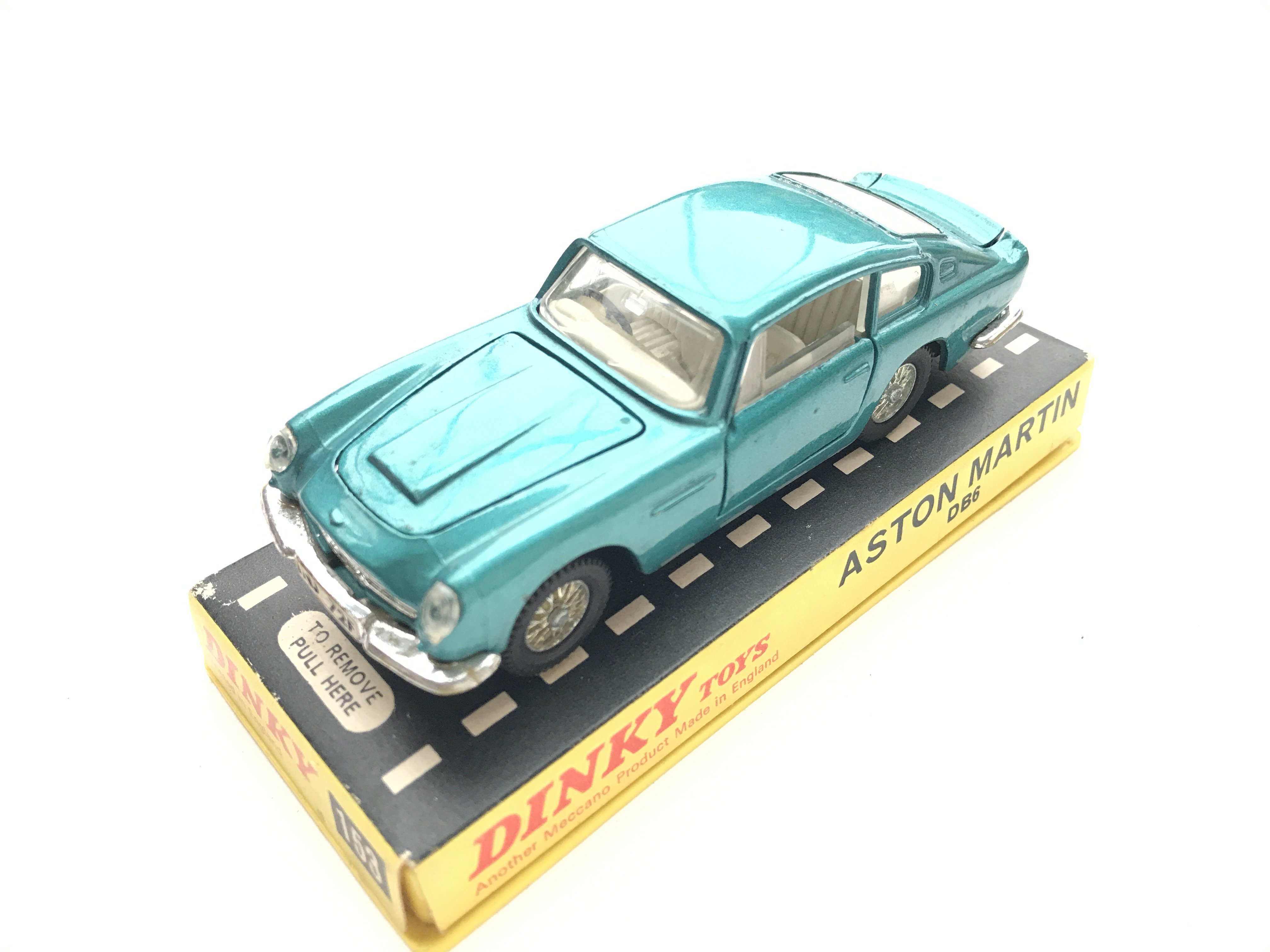 A Dinky #153 Aston Martin DB6 boxed and a #189 Lam - Image 2 of 4