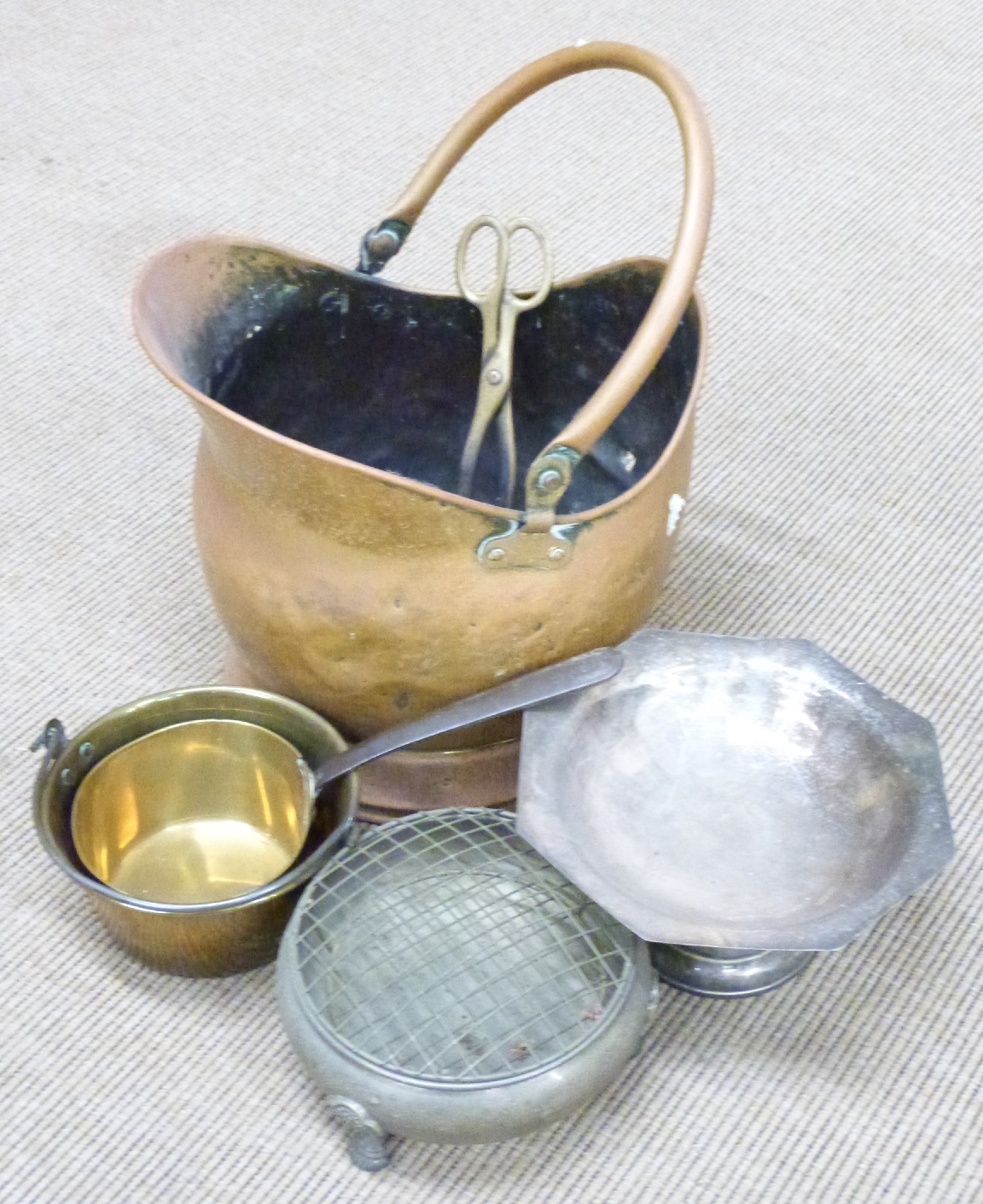 Five copper and brass coal scuttles, additional jam pans, watering can, kettle etc, tallest 53cm - Image 8 of 9