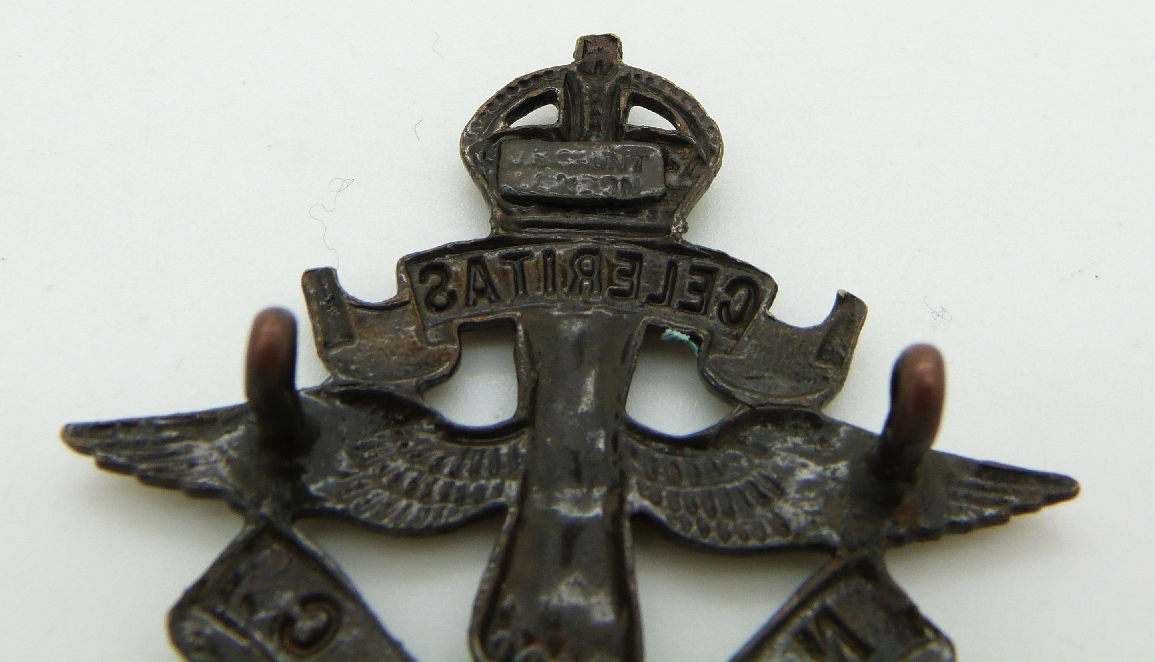 New Zealand Territorial Force Post and Telegraph Corps metal hat and collar badges, three with Gaunt - Image 9 of 10