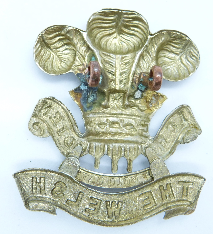 British Army Welsh Regiment 1st Volunteer Battalion metal cap badge - Image 2 of 2