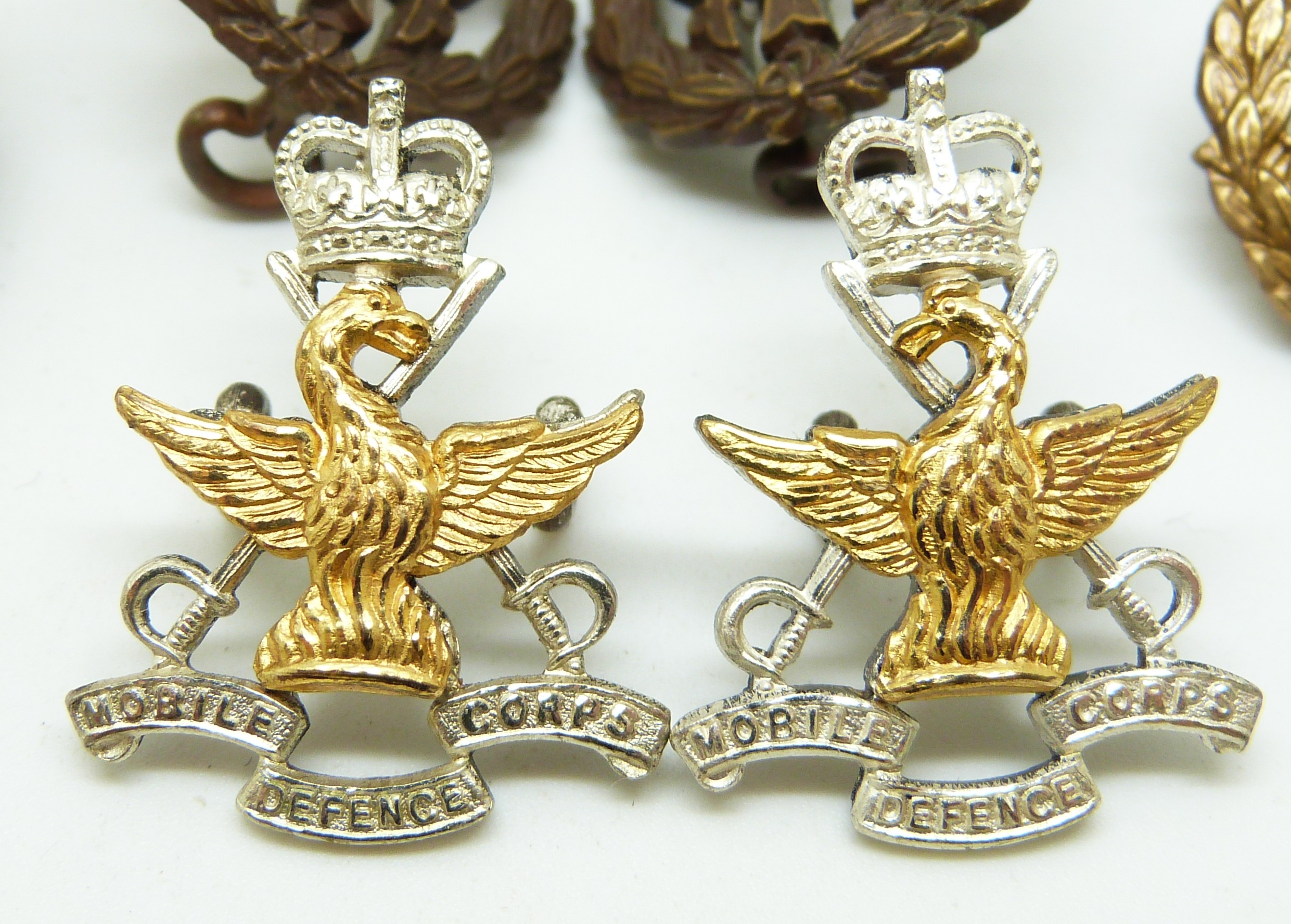 British Army Veterinary Corps pre and post 1918 metal collar badges in two pairs plus one other, - Image 4 of 5