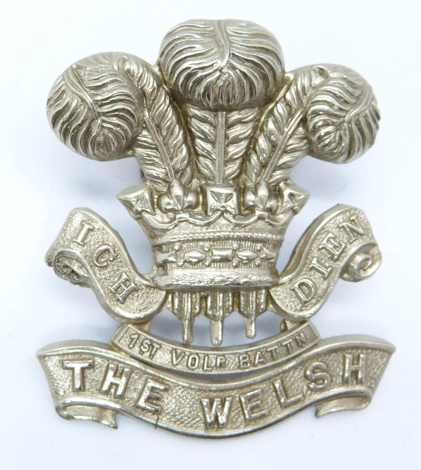 British Army Welsh Regiment 1st Volunteer Battalion metal cap badge