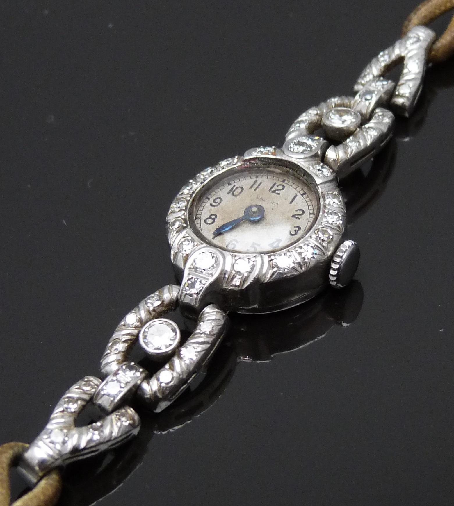 Eszera Art Deco platinum ladies wristwatch set with diamond set case and links, blued hands, - Image 3 of 3