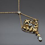 Edwardian yellow metal necklace set with seed pearls and aquamarine, 4.6g