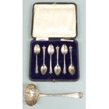 Cased set of six hallmarked silver teaspoons spoons and a Georgian hallmarked silver sifter ladle,