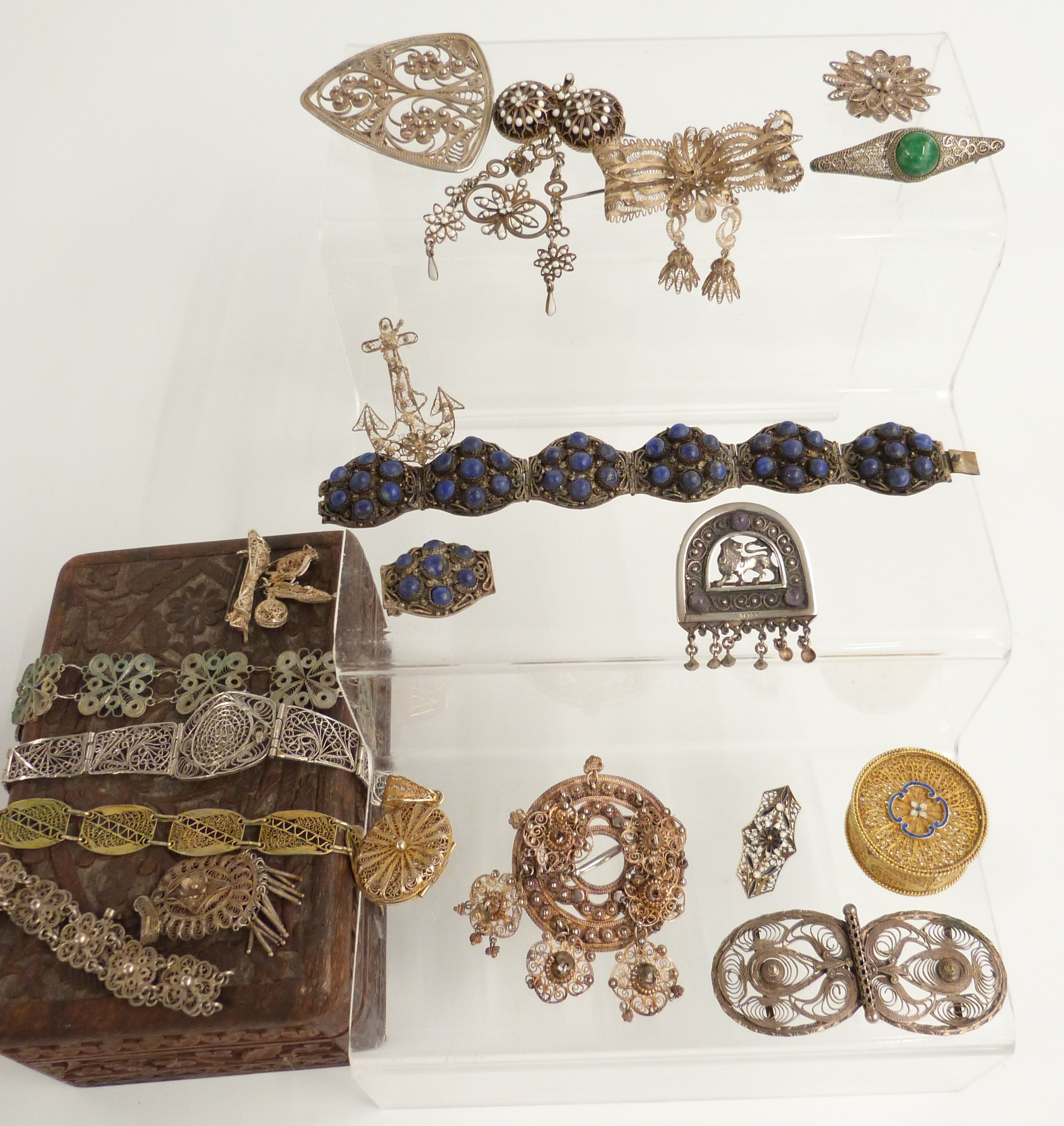 A collection of white metal/ silver filigree jewellery including bracelet, brooches, bracelet set - Image 3 of 3