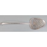 Irish Georgian hallmarked silver Onslow pattern fish serving slice with pierced and bright cut