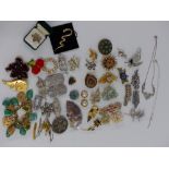 A collection of vintage brooches including paste, Exquisite, Sphinx, etc