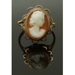 A 9ct gold ring set with a cameo, 3.4g, size M/N