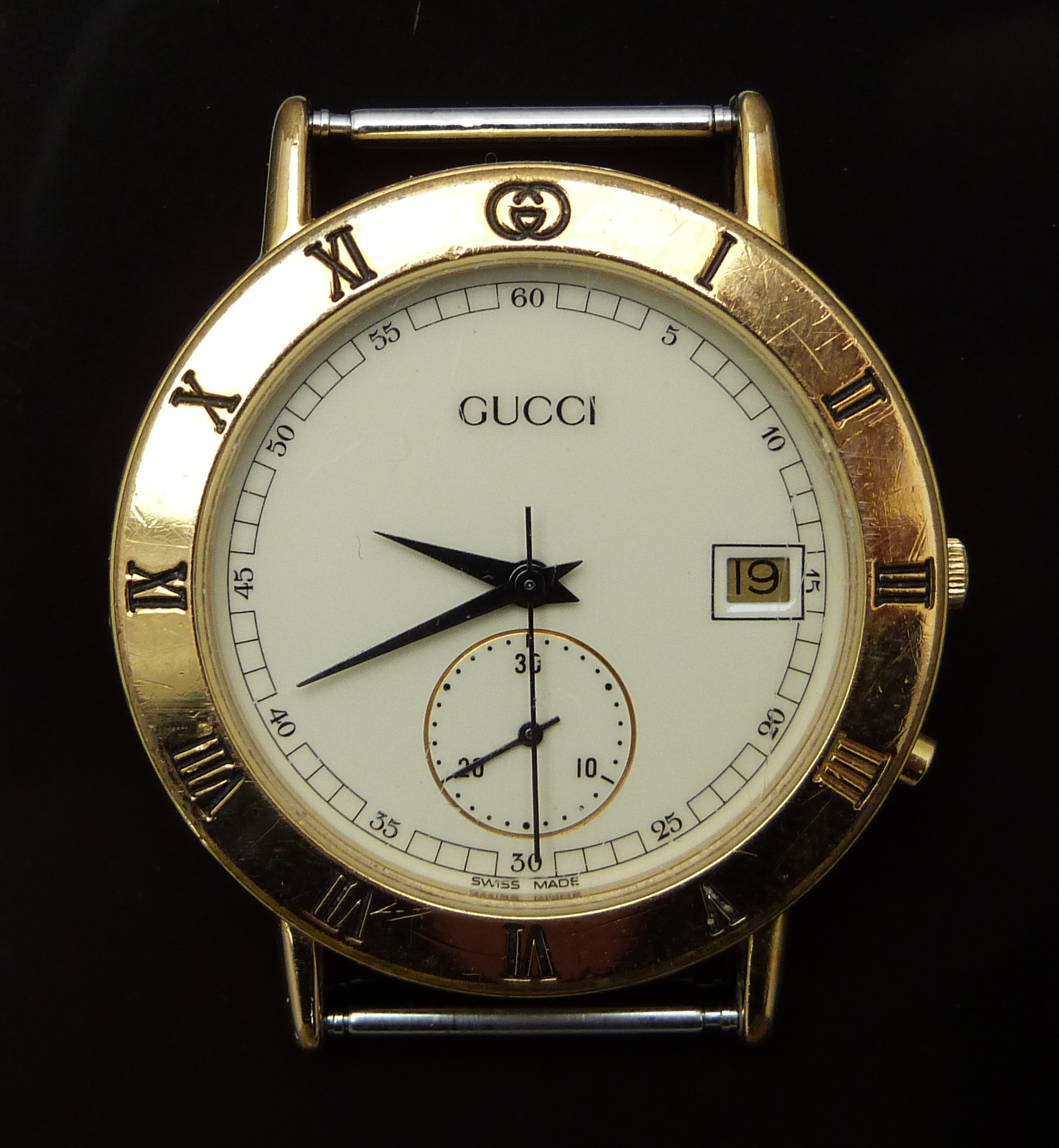 Gucci gentleman's wristwatch ref. 3800M with date aperture, subsidiary seconds dial, blued hands,