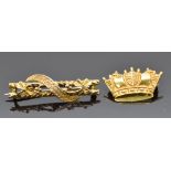A 9ct gold brooch in the form of a crown and a Victorian 9ct gold brooch, Chester 1897, 5g