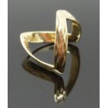 A 9ct gold wishbone ring, 2.3g, size K/L