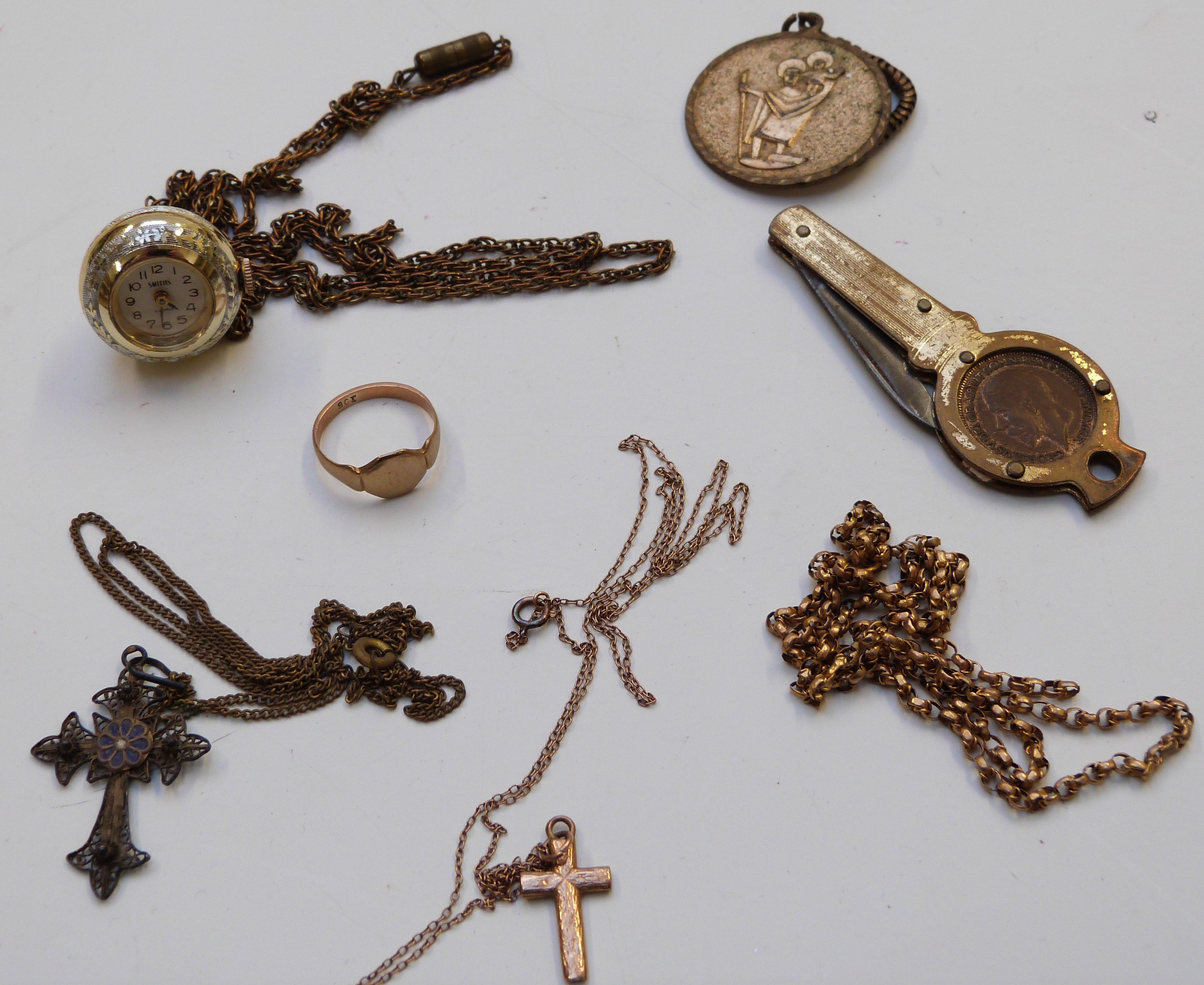 A collection of costume jewellery including beads, brooches, Art Deco clip, Czech fly brooch, etc - Image 6 of 10