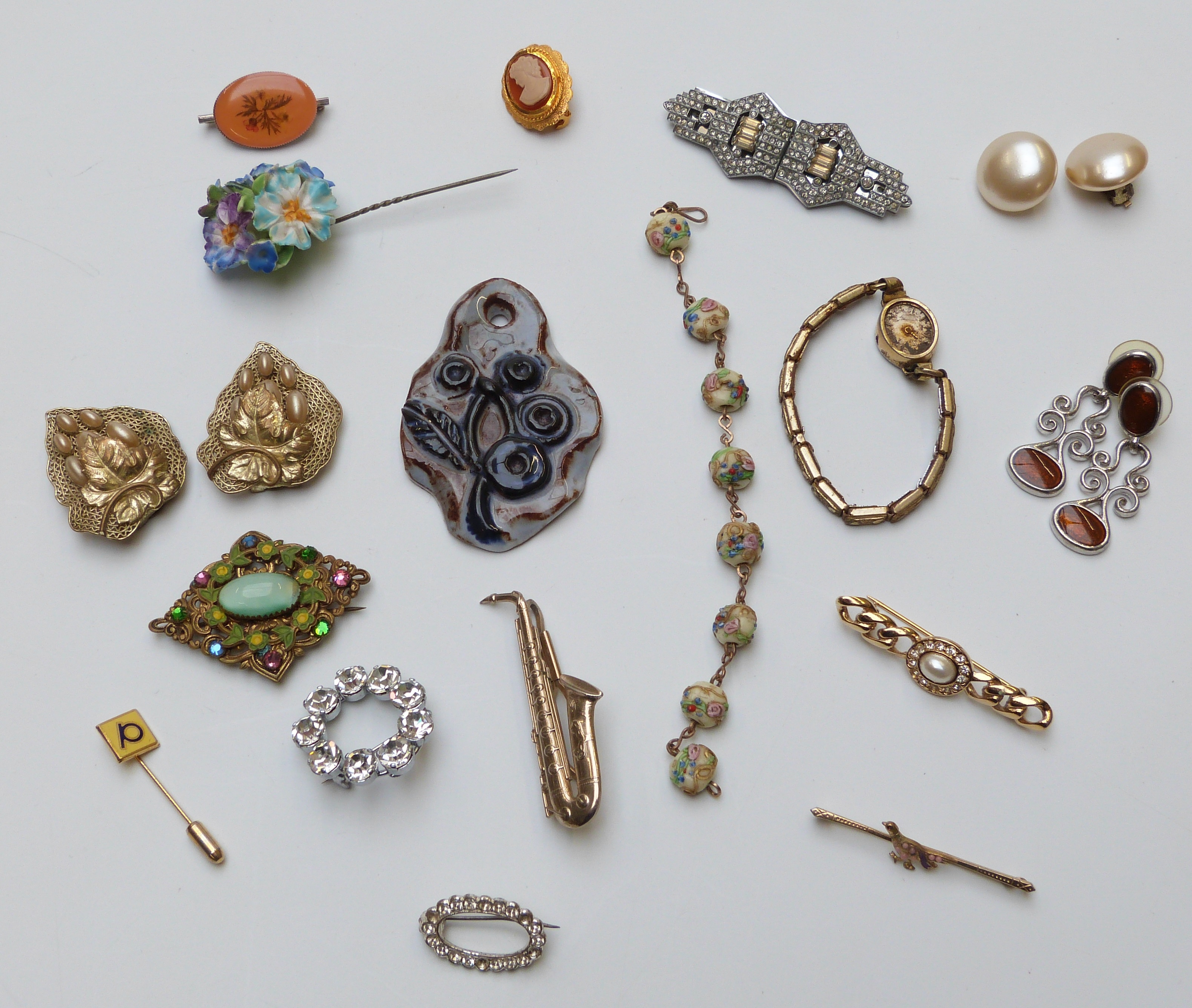 A large collection of costume jewellery including beads, vintage watch, faux pearls, Czech brooch, - Image 9 of 12