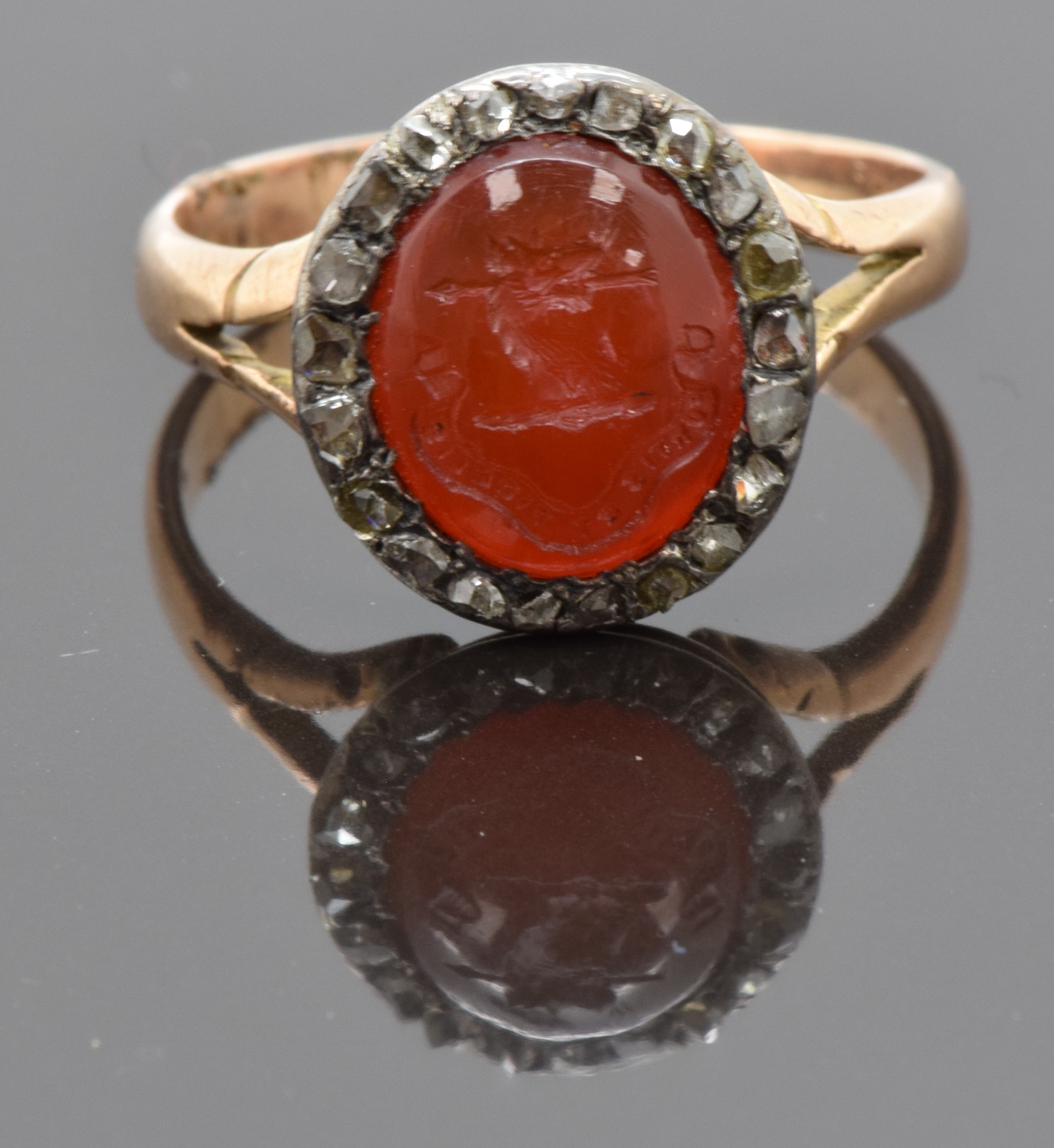 Georgian / Victorian ring set with an intaglio carved with a wolf and 'fortis et fidelis' (strong