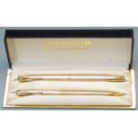 Sheaffer fountain and ballpoint pen set with 14ct gold nib and white dot clips, in original fitted