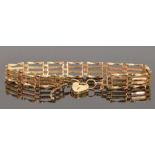 A 9ct gold gate bracelet, 17cm, 4.6g