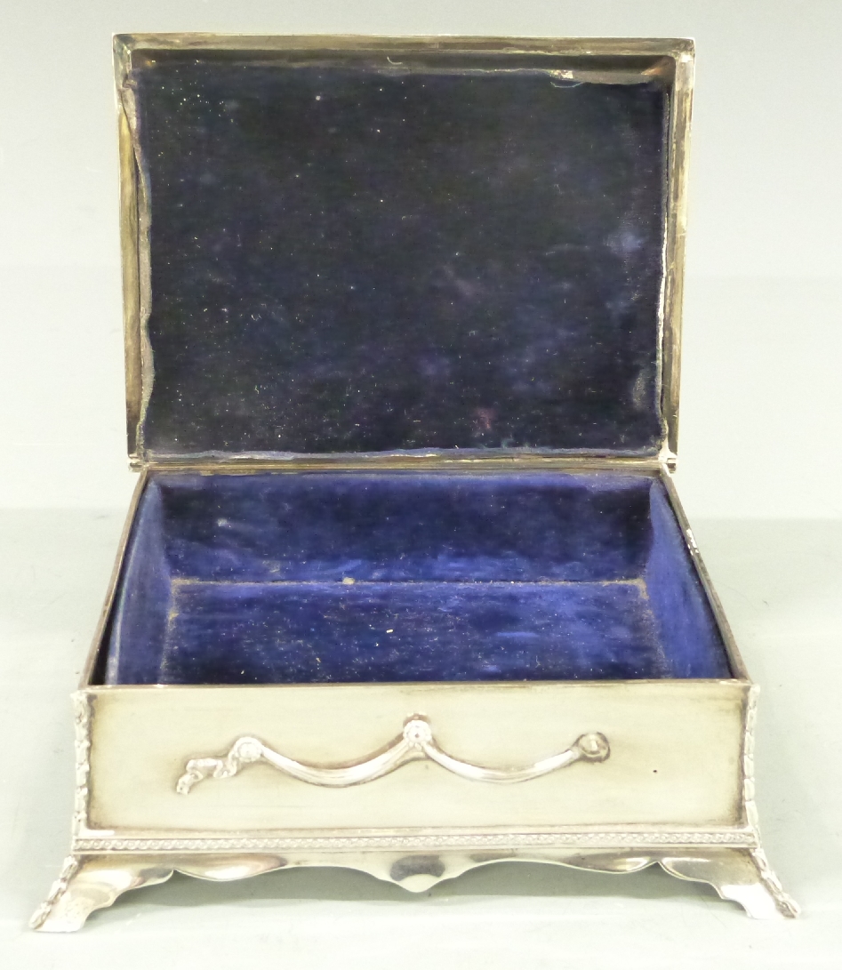 Edward VII hallmarked silver jewellery box with embossed decoration, London 1904 maker William - Image 3 of 5