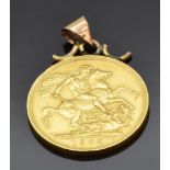 A 1905 gold full sovereign in pendant mount, 8.4g