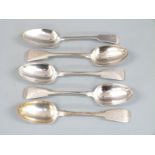 Set of four Georgian hallmarked silver fiddle pattern table spoons, London 1825 maker William