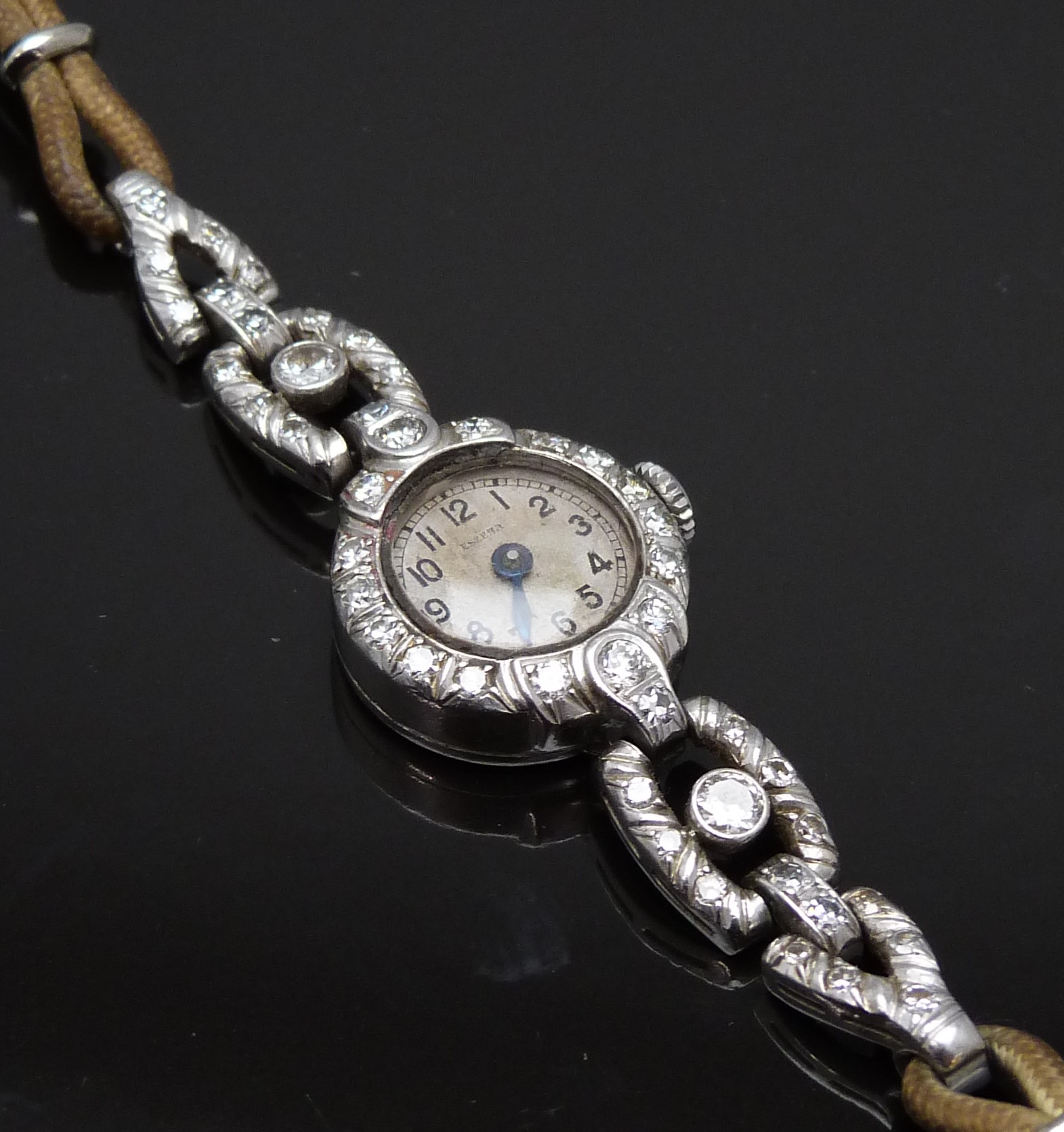 Eszera Art Deco platinum ladies wristwatch set with diamond set case and links, blued hands, - Image 2 of 3