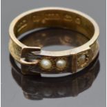 Victorian 15ct gold buckle mourning ring set with seed pearls and plaited hair to the band,