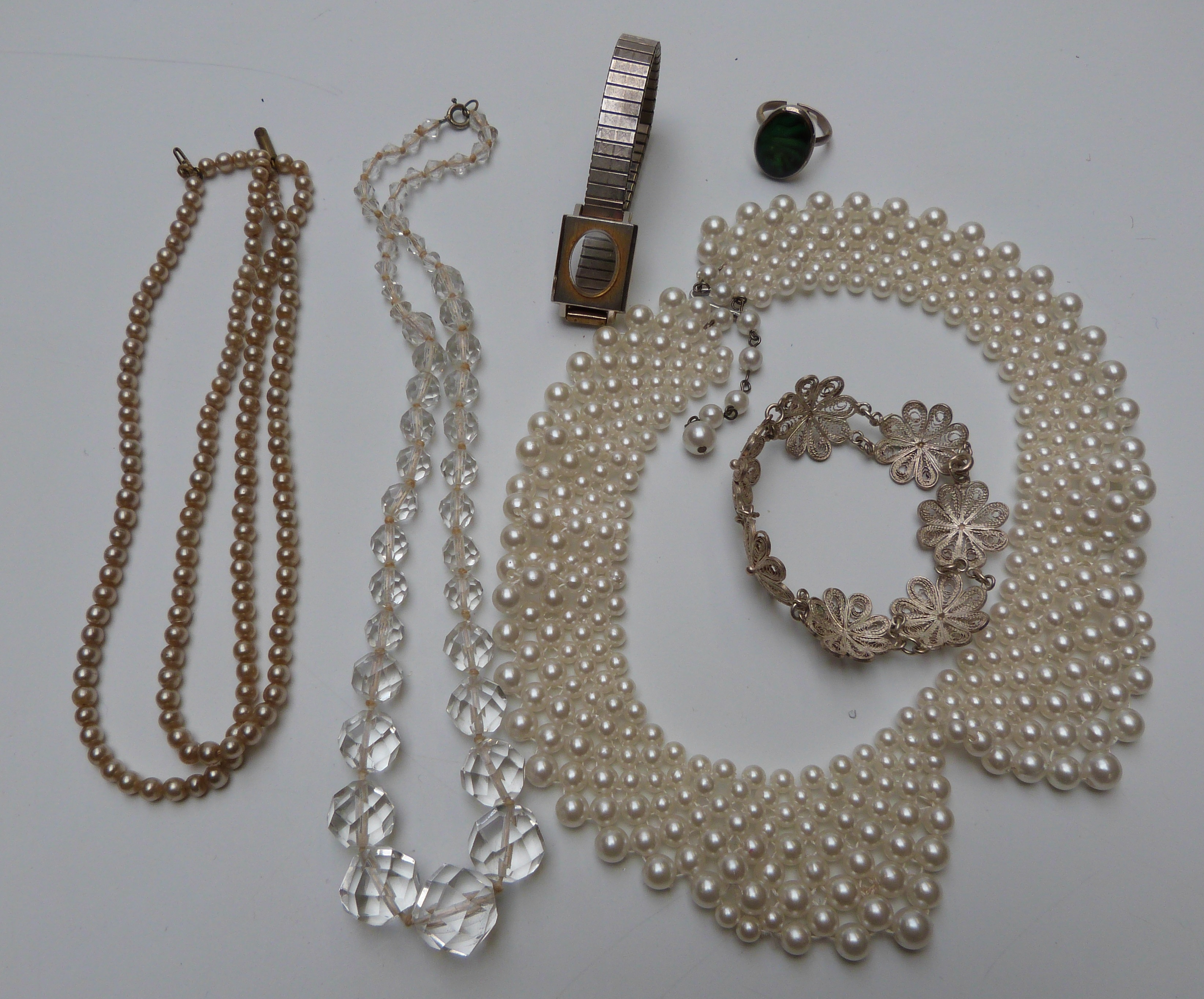A collection of costume jewellery including Rotary watch, Victorian moonstone, lucite and vintage - Image 9 of 13