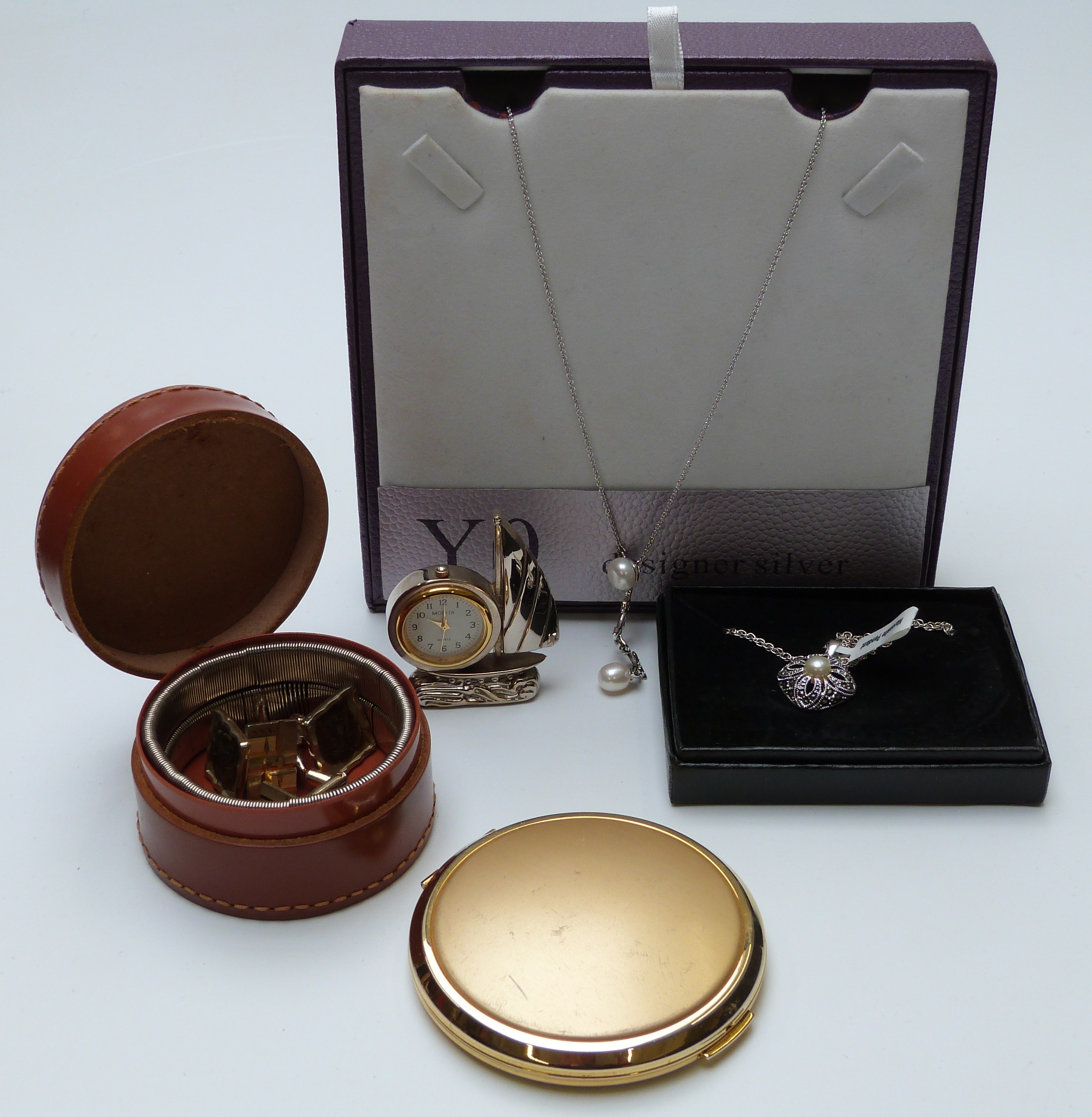 A collection of costume jewellery including Rotary watch, Victorian moonstone, lucite and vintage - Image 7 of 13