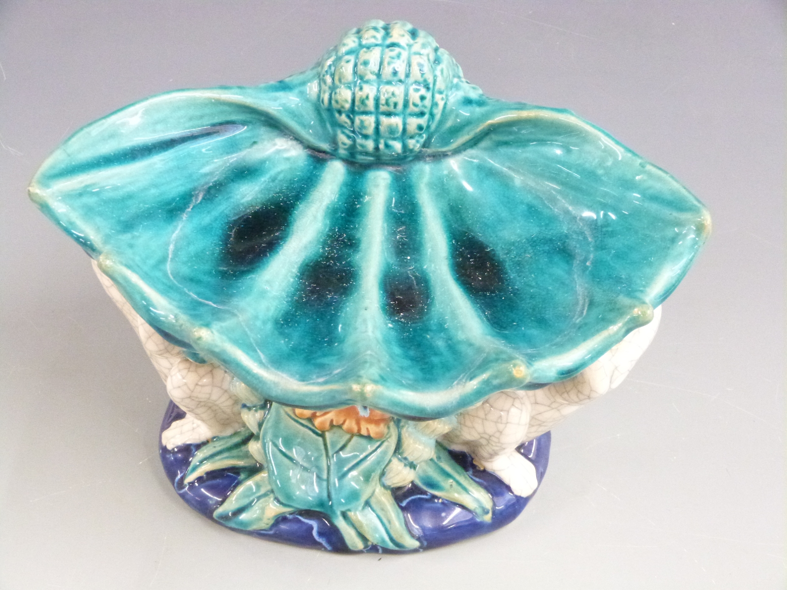 19th/20thC majolica centrepiece in the style of MInton, decorated with two frogs holding a shell - Image 3 of 3