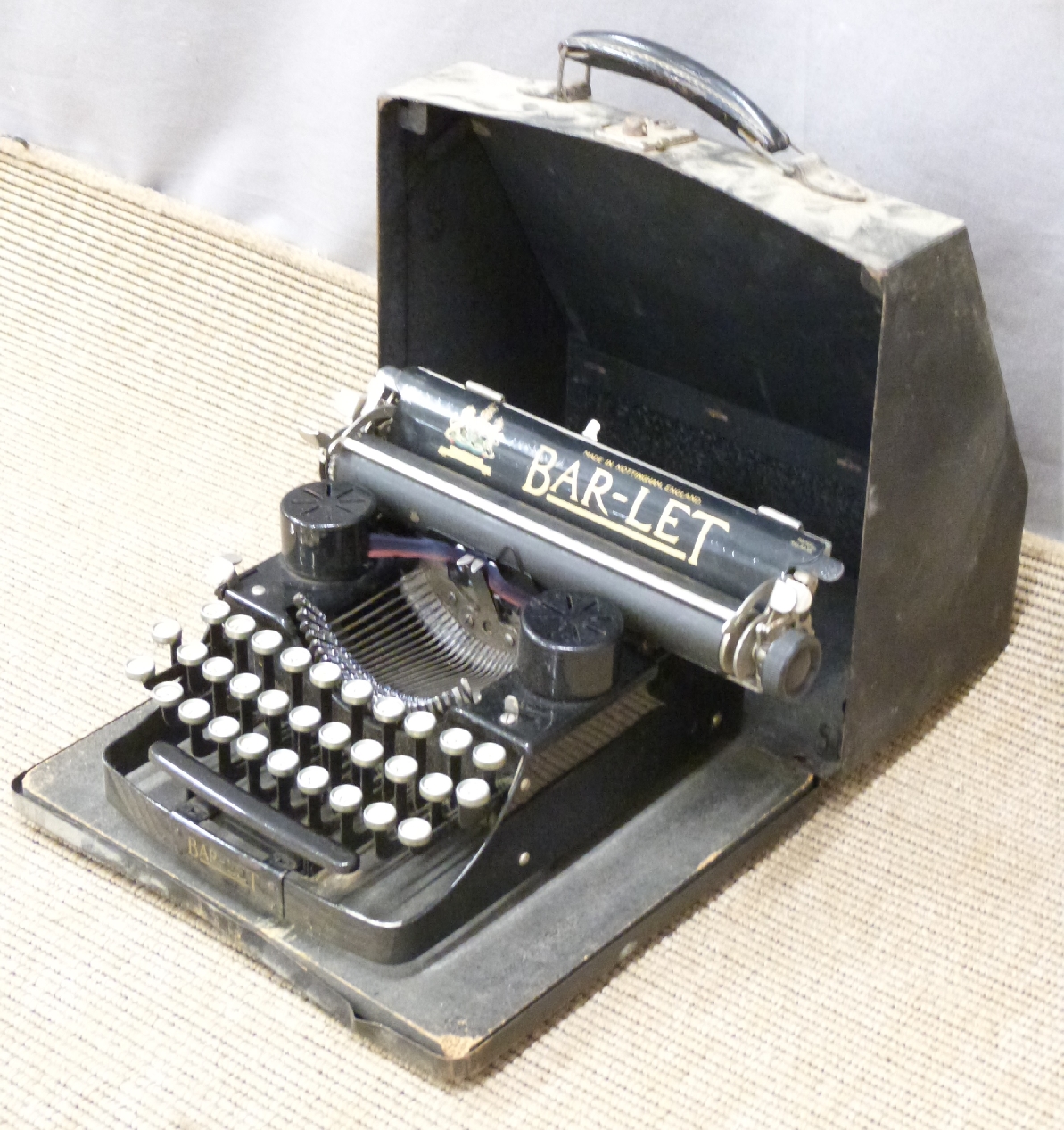 Bar-Let vintage typewriter in case - Image 2 of 2