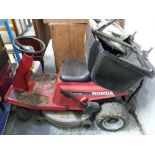 Honda 3011 Hydrostatic ride on lawnmower with grass collection