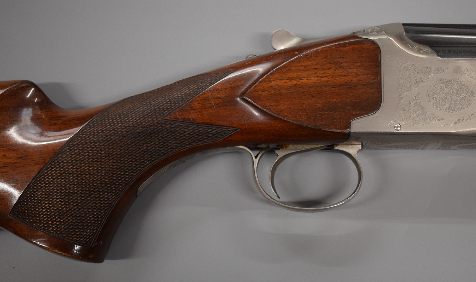 Winchester 5000 Field 12 bore over and under shotgun with engraved locks and trigger guard, single - Image 4 of 8
