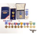 Thirteen United States military commemorative medals etc