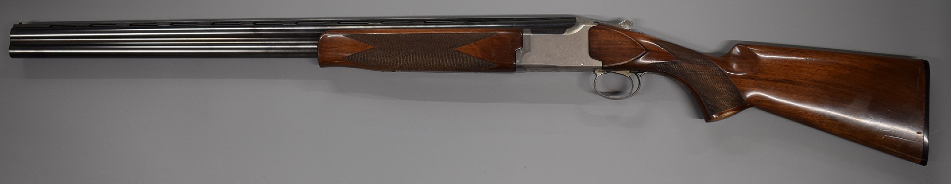 Winchester 5000 Field 12 bore over and under shotgun with engraved locks and trigger guard, single - Image 3 of 8
