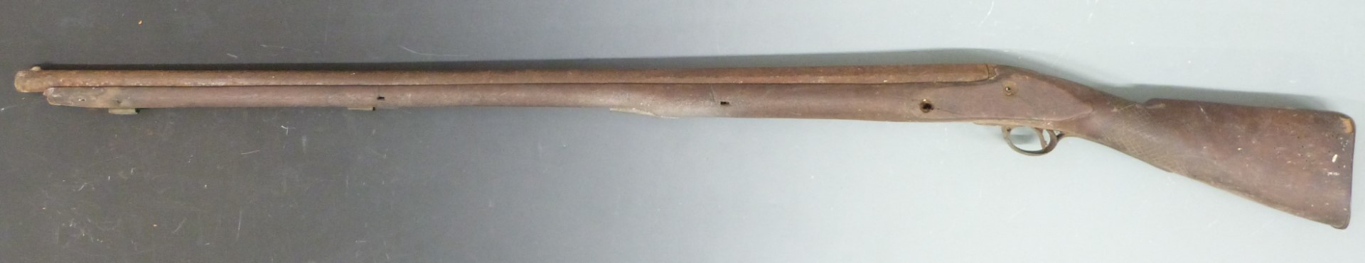 Large flintlock converted to percussion gun with chequered grips and 41 inch part octagonal - Image 3 of 4
