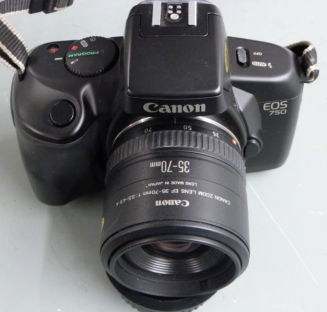 Canon EOS 750 SLR camera with Canon zoom lens EF 35-70mm 1:3.5-4.5A, Canon zoom lens EF 100-200mm - Image 2 of 4