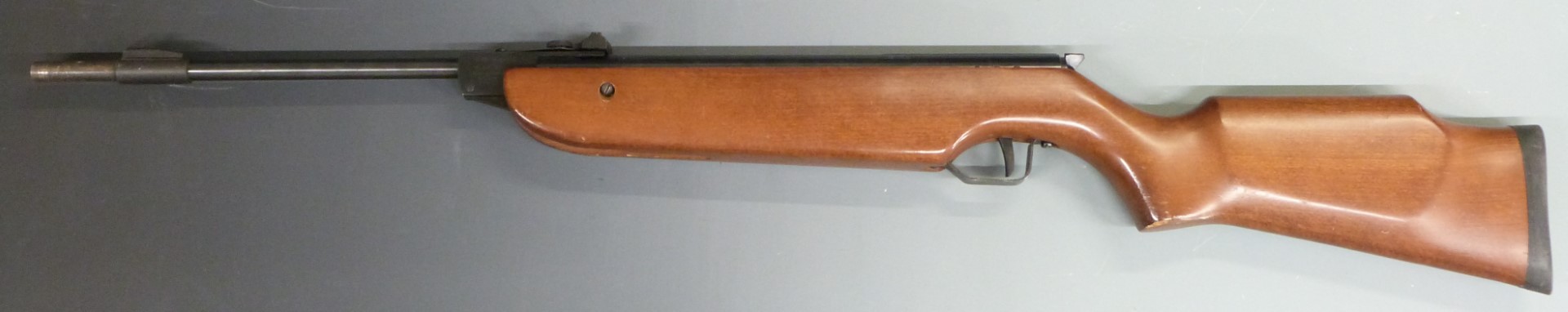 Cometa 300-S .22 air rifle with raised cheek piece and adjustable sights, serial number 20643. - Image 2 of 3